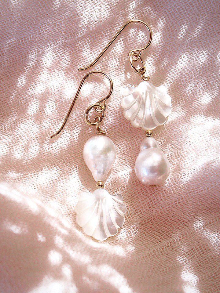 Asymmetrical Shell & Pearl Earrings - Momi