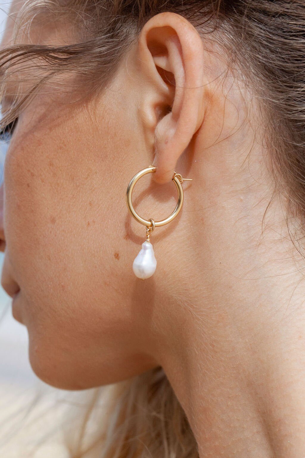 Baroque Pearl Latch Hoop Earrings - Kēhau
