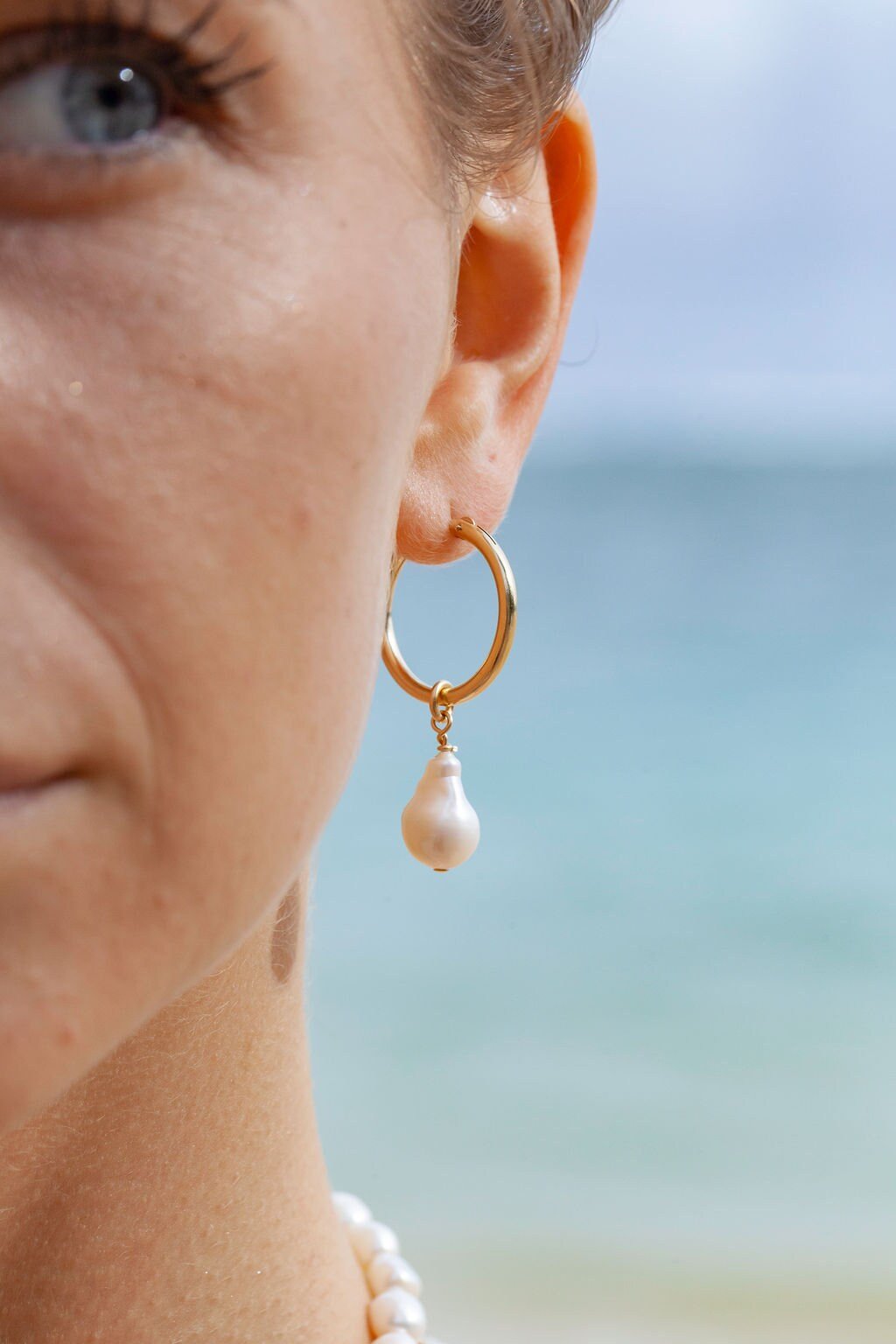 Baroque Pearl Latch Hoop Earrings - Kēhau