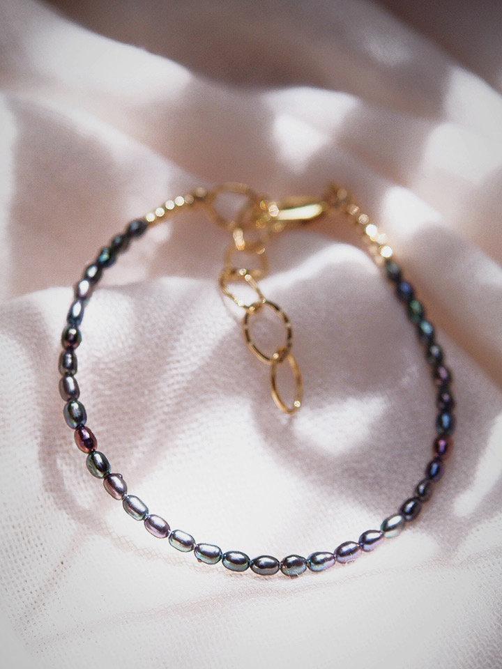 Dainty Black Pearl Bracelet - Maile