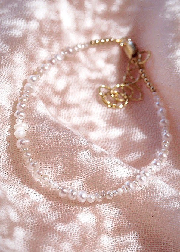 Dainty Organic White Pearl Bracelet - Kale'a