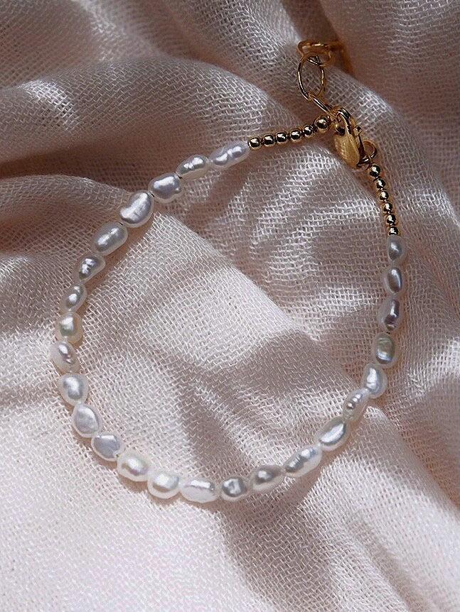 Dainty White Pearl Bracelet - Maile