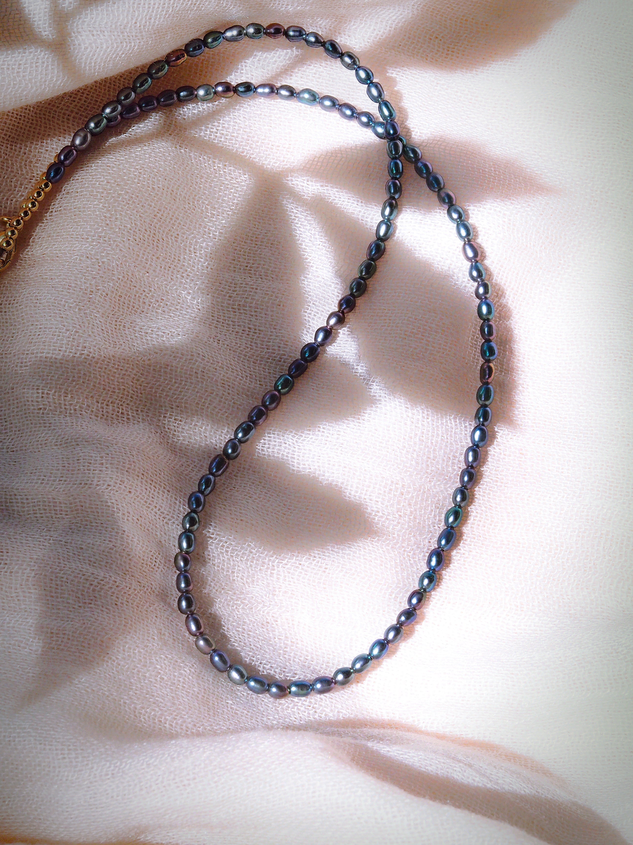 Dainty Black Pearl Neckace - Maile