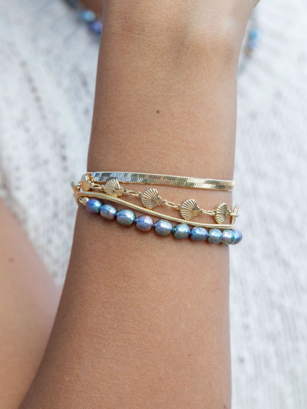 Peacock Pearl Bracelet with Adjustable Gold Chain - Keilani